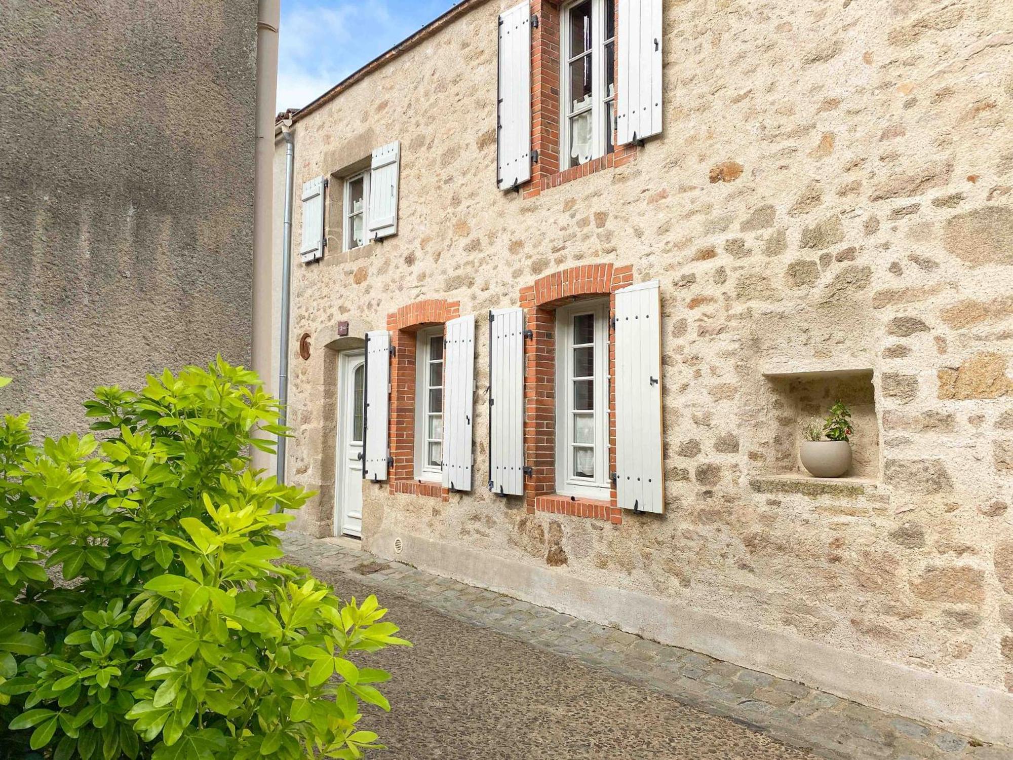Вилла Le Logis De La Forge A 10 Min Du Puy Dufou Mortagne-sur-Sevre Экстерьер фото